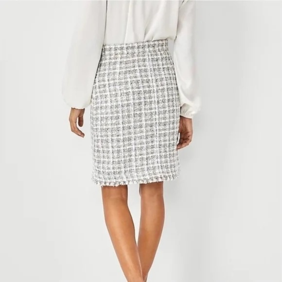 Ann Taylor White Plaid Textured Tweed Fringe Button Front Pencil Skirt Size 14 - Picture 8 of 8